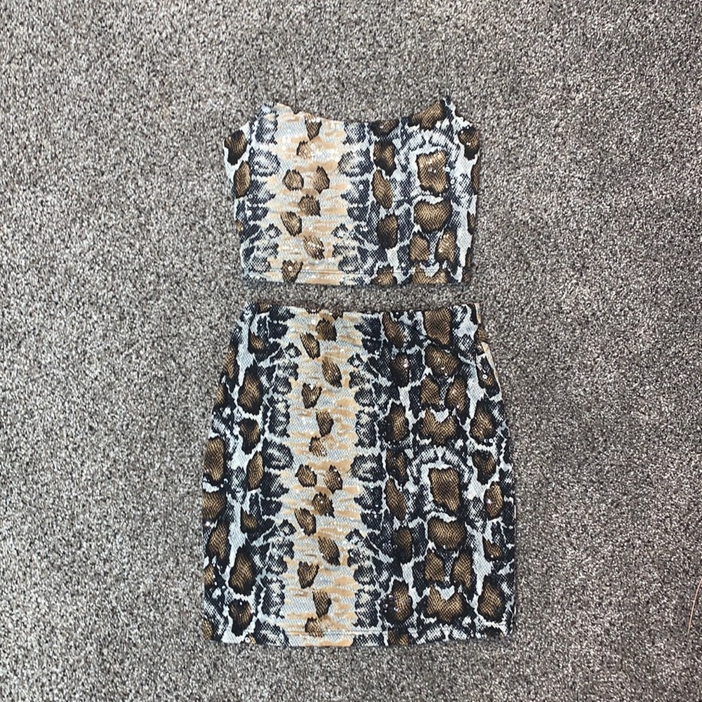 Windsor Sequin Snake Skin Two-Piece Set Size XS